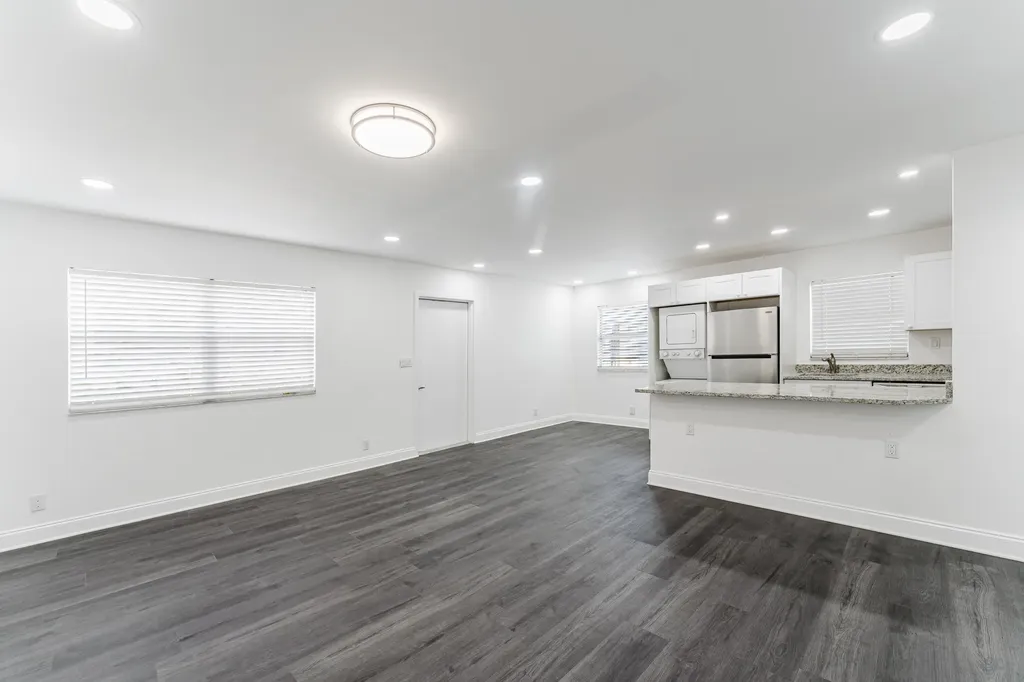 233 Brittany E Delray Beach FL 33446