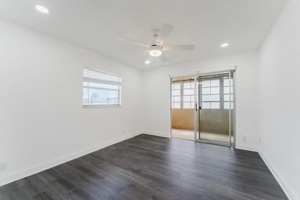 233 Brittany E Delray Beach FL 33446