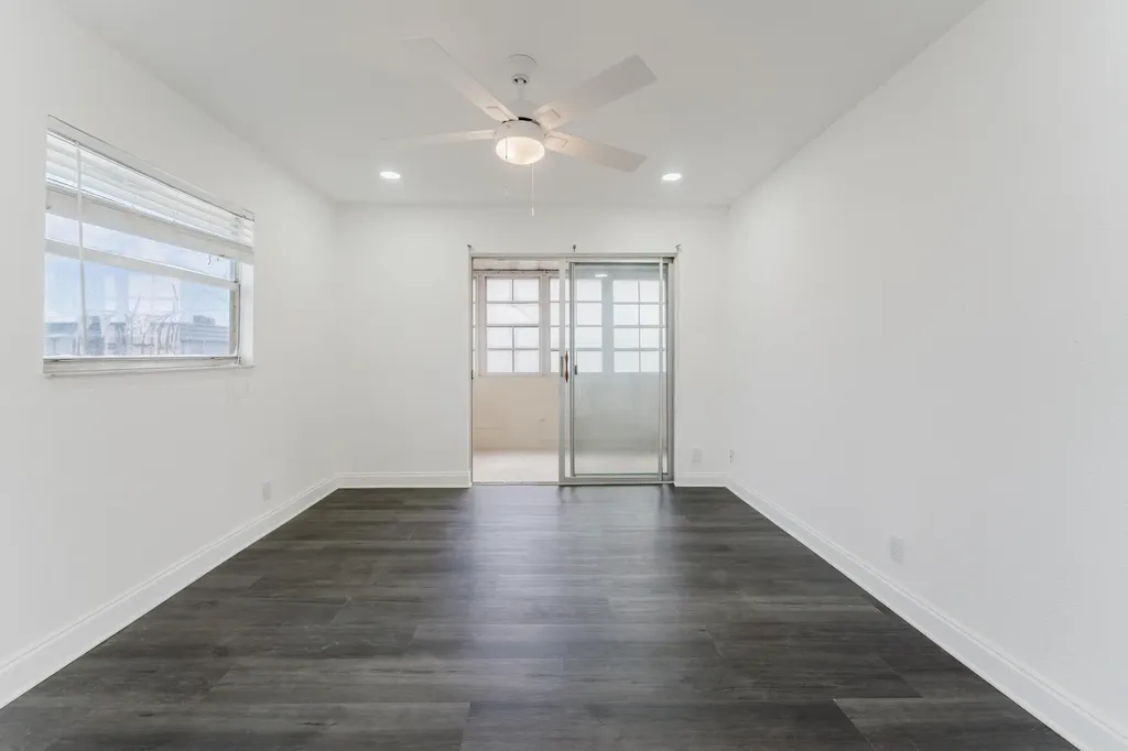 233 Brittany E Delray Beach FL 33446