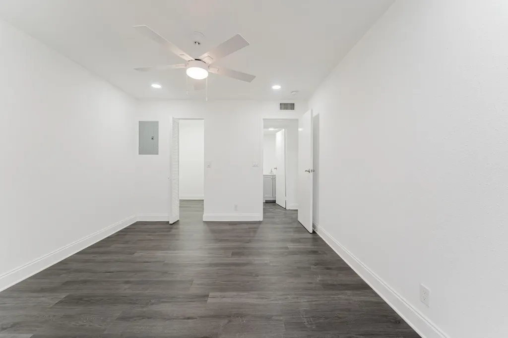 233 Brittany E Delray Beach FL 33446