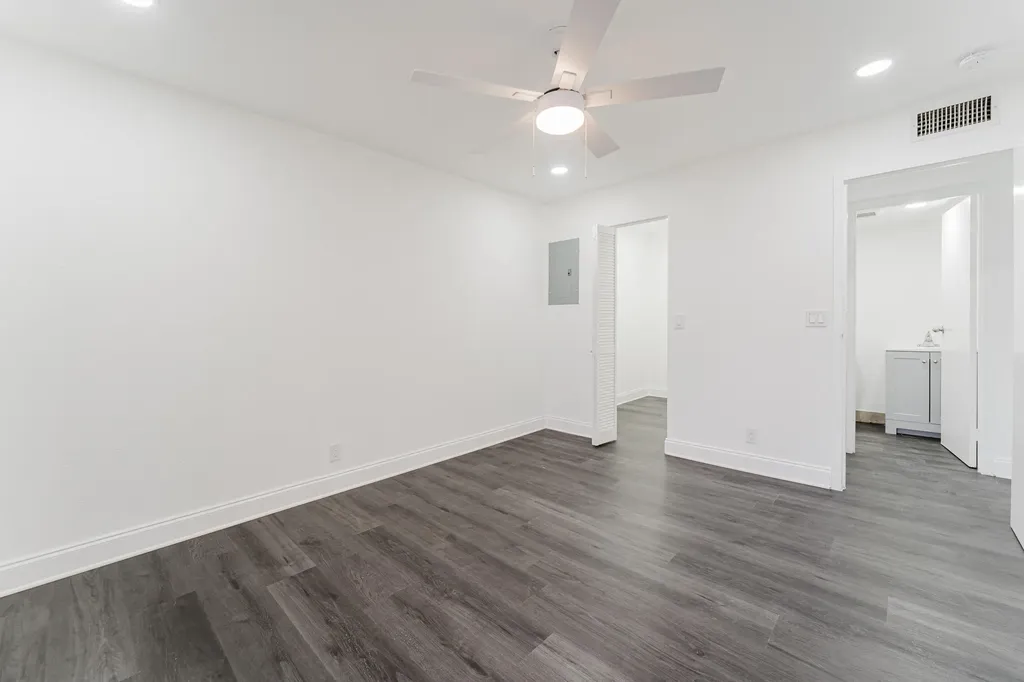 233 Brittany E Delray Beach FL 33446