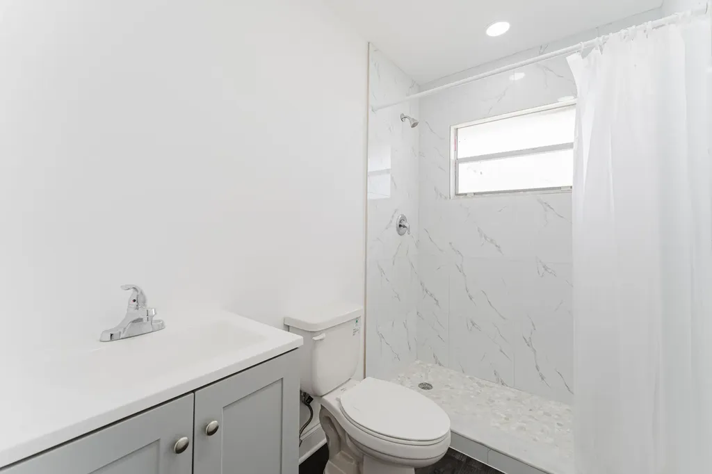 233 Brittany E Delray Beach FL 33446