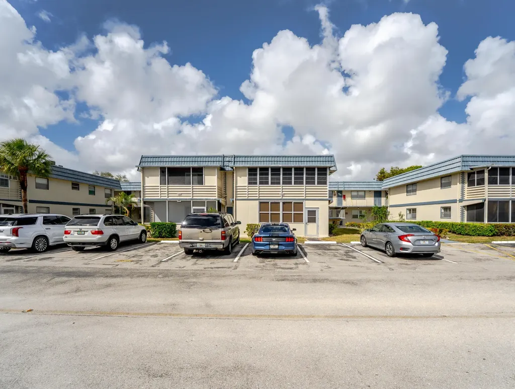 233 Brittany E Delray Beach FL 33446