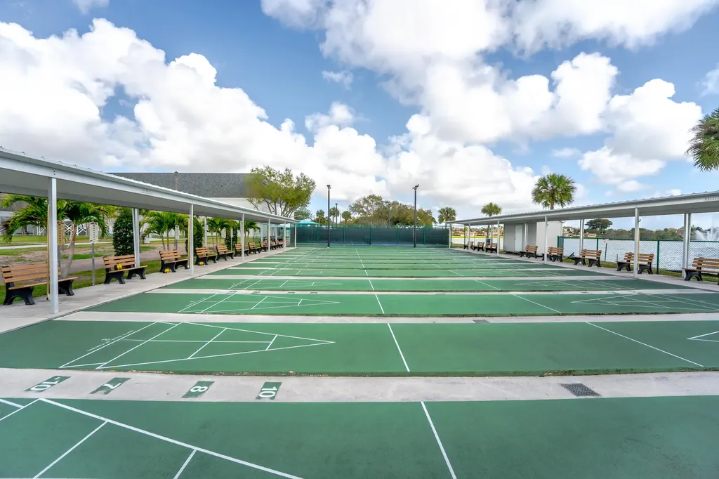 233 Brittany E Delray Beach FL 33446