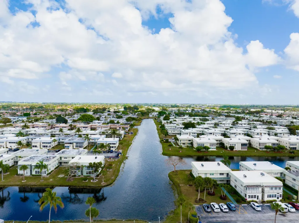 233 Brittany E Delray Beach FL 33446