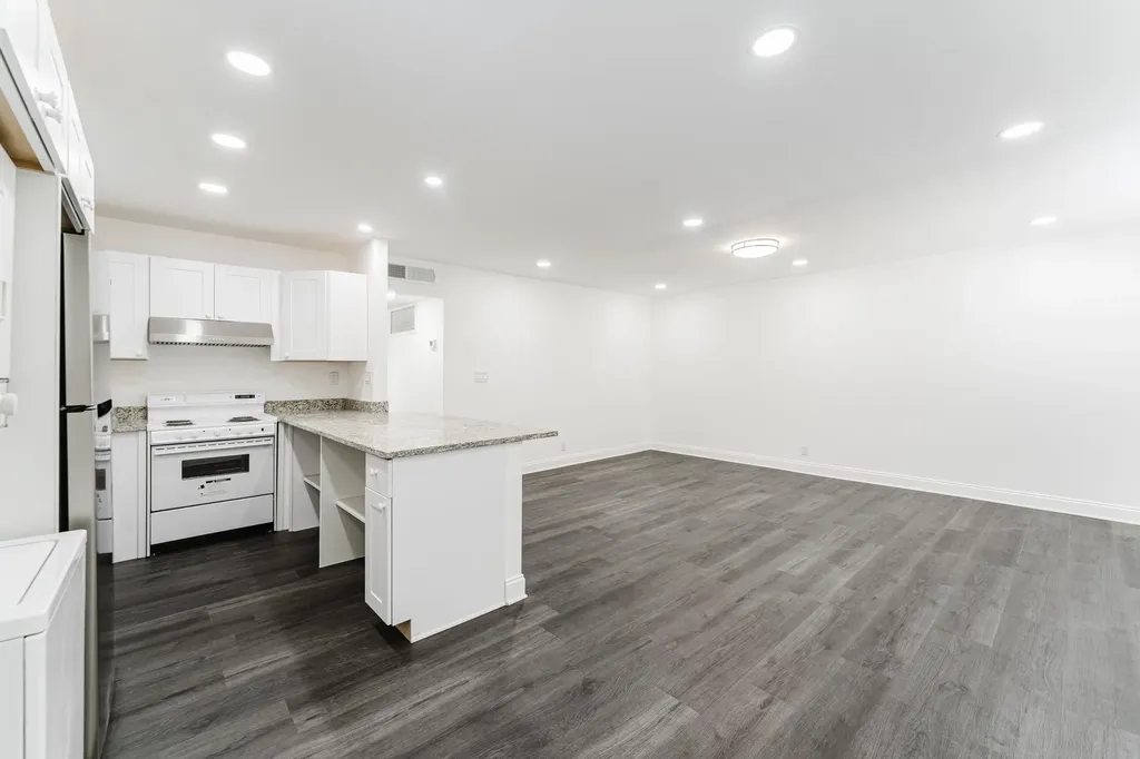 233 Brittany E Delray Beach FL 33446