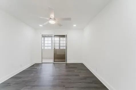 233 Brittany E Delray Beach FL 33446