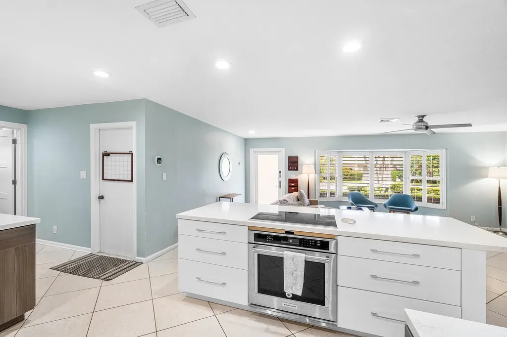 400 NE 43rd Street Boca Raton FL 33431