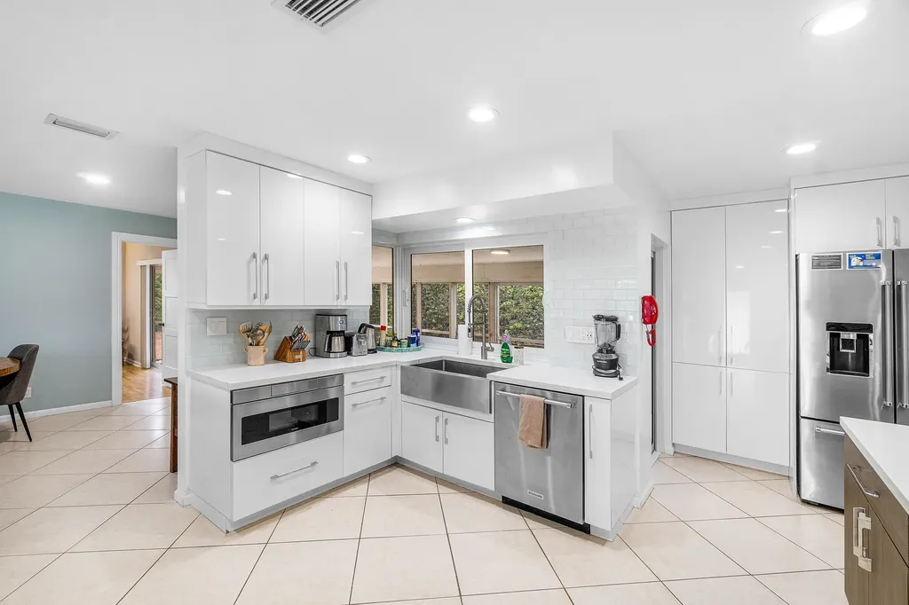 400 NE 43rd Street Boca Raton FL 33431