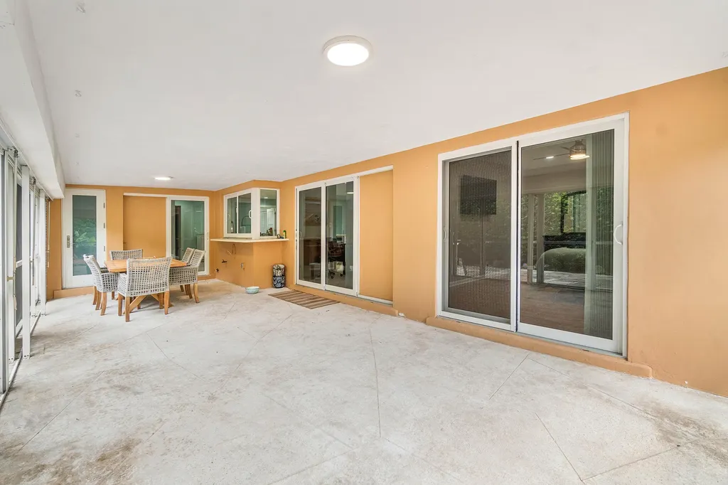 400 NE 43rd Street Boca Raton FL 33431