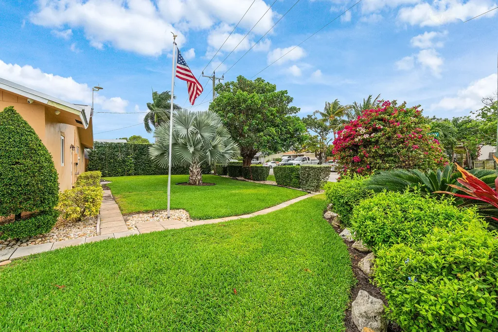 400 NE 43rd Street Boca Raton FL 33431