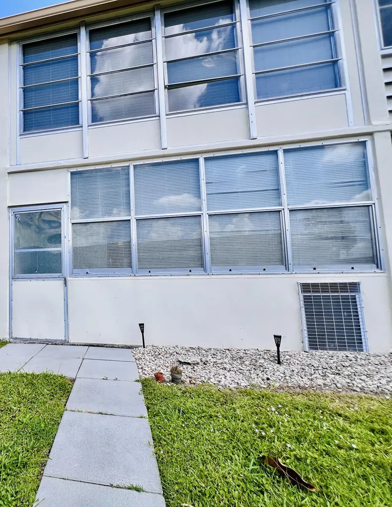 8 Northampton A West Palm Beach FL 33417