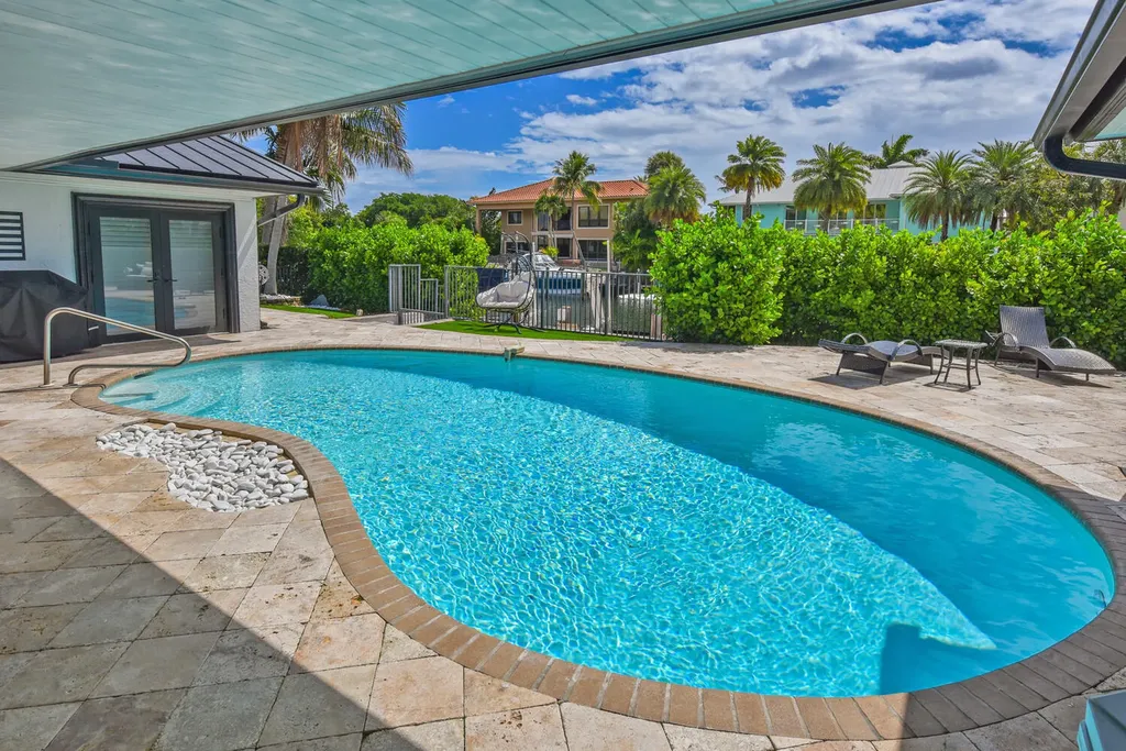 4030 NE 25th Avenue Lighthouse Point FL 33064