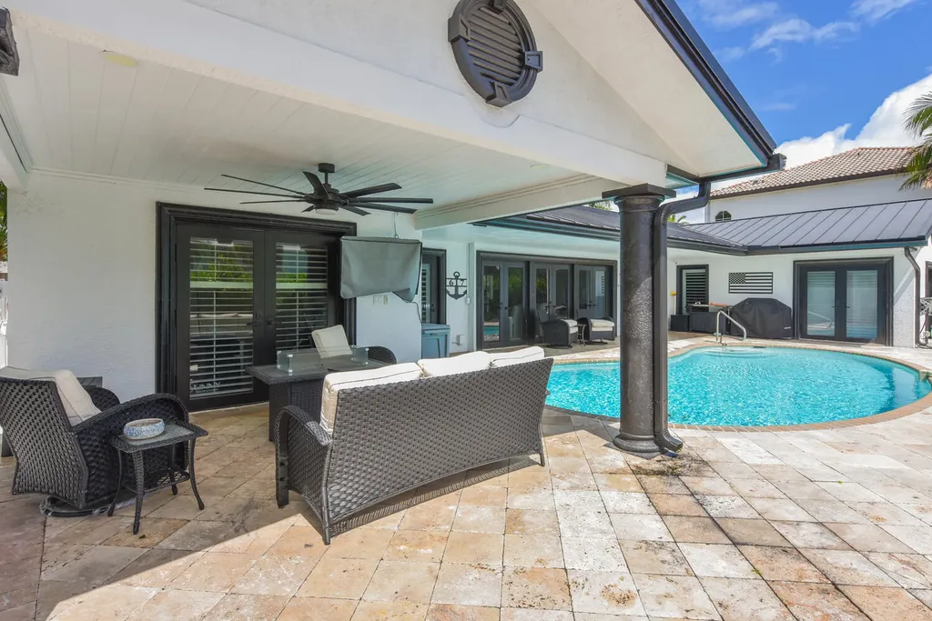 4030 NE 25th Avenue Lighthouse Point FL 33064