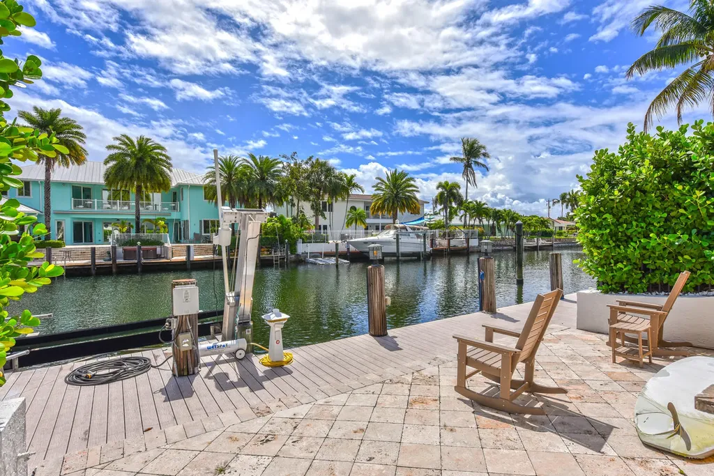 4030 NE 25th Avenue Lighthouse Point FL 33064