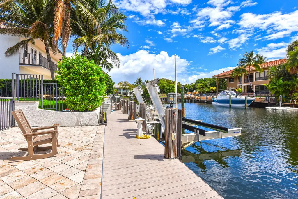 4030 NE 25th Avenue Lighthouse Point FL 33064