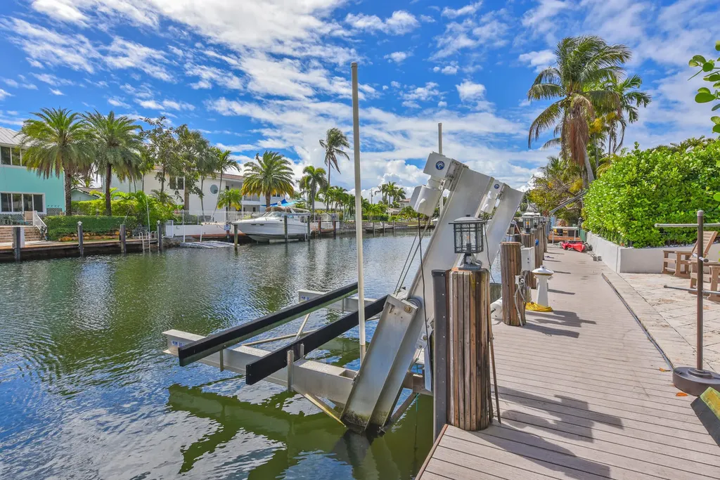 4030 NE 25th Avenue Lighthouse Point FL 33064