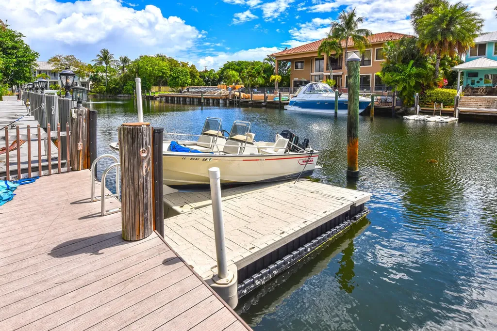 4030 NE 25th Avenue Lighthouse Point FL 33064