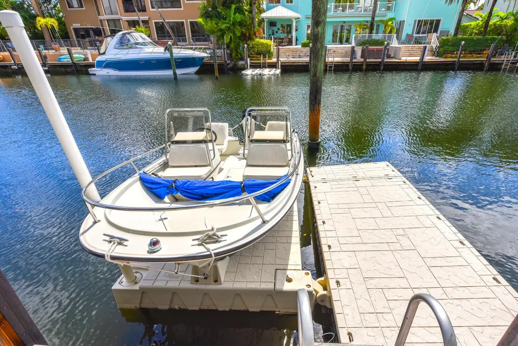 4030 NE 25th Avenue Lighthouse Point FL 33064