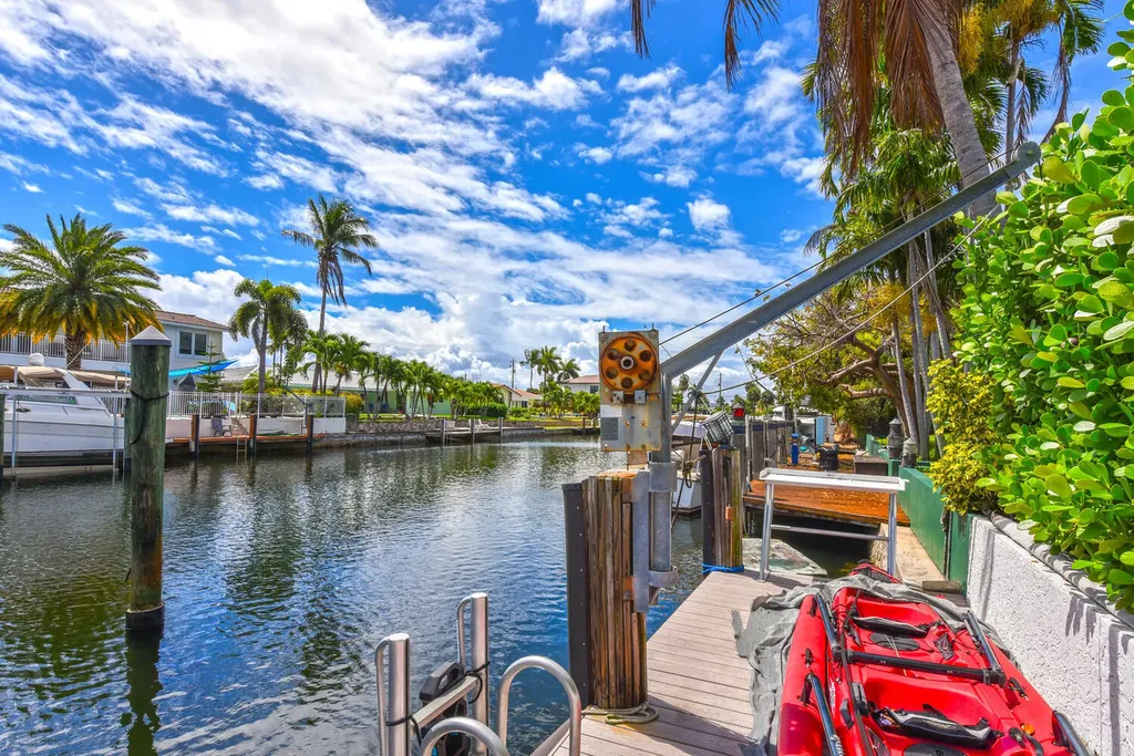 4030 NE 25th Avenue Lighthouse Point FL 33064