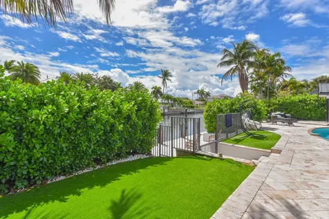 4030 NE 25th Avenue Lighthouse Point FL 33064