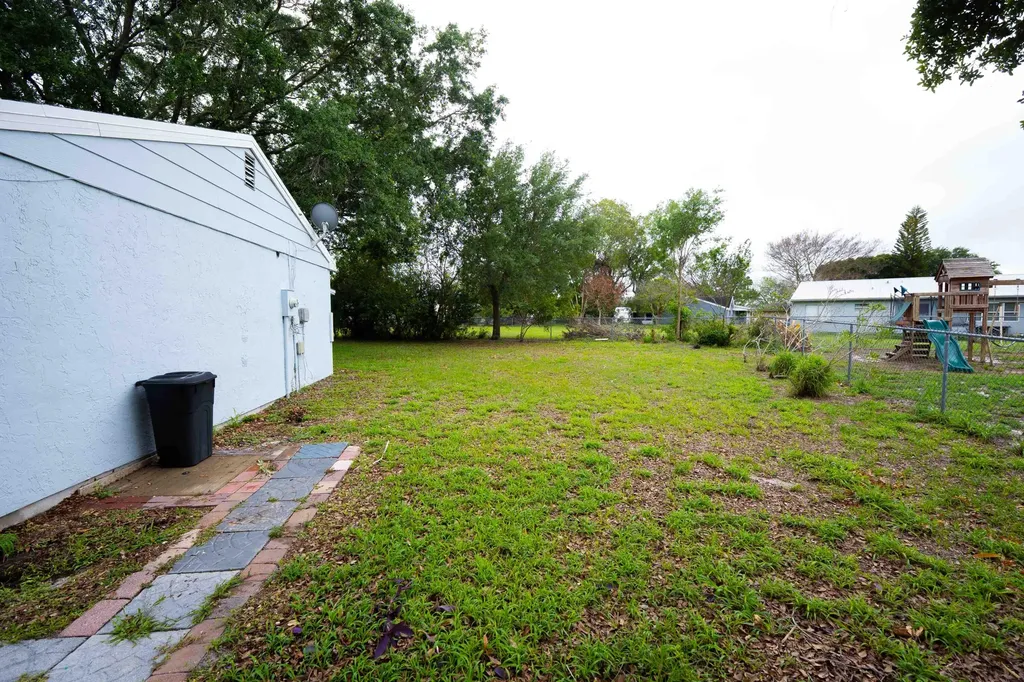 402 SW Ruffner Court Port St Lucie FL 34953