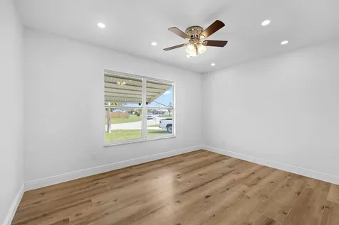 2042 SE Oxmoor Terrace Port St Lucie FL 34952