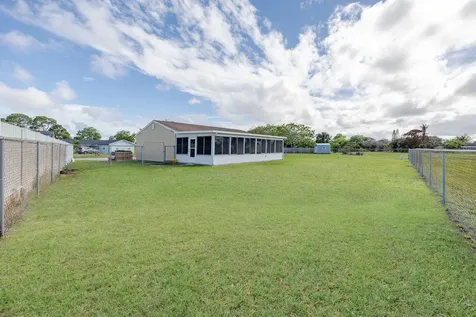 2042 SE Oxmoor Terrace Port St Lucie FL 34952