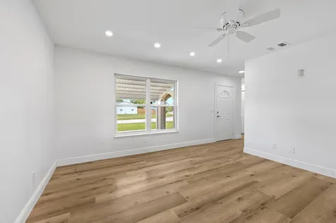 2042 SE Oxmoor Terrace Port St Lucie FL 34952