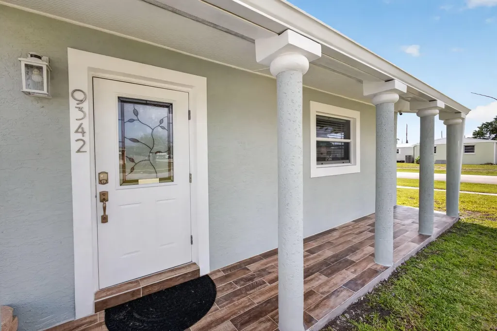 9342 Bloomfield Drive Palm Beach Gardens FL 33410