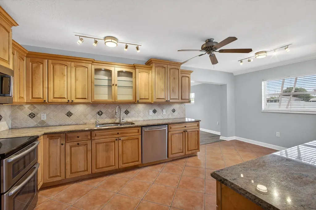9342 Bloomfield Drive Palm Beach Gardens FL 33410