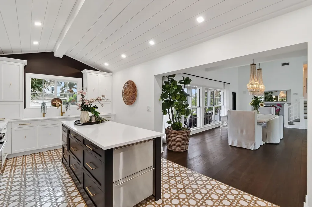 209 Treasure Place Jupiter Inlet Colony FL 33469