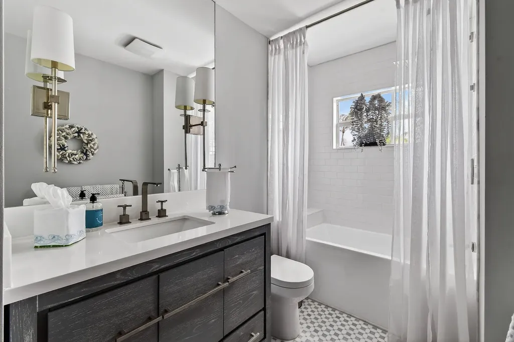 209 Treasure Place Jupiter Inlet Colony FL 33469