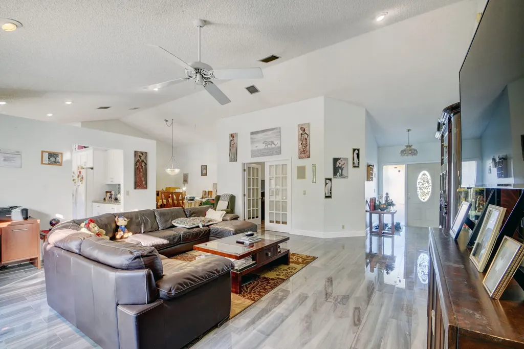 9697 Majestic Way Boynton Beach FL 33437