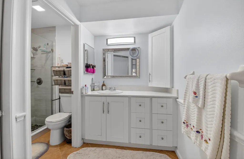 10 Vía De Casas Sur Boynton Beach FL 33426