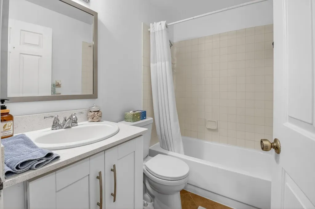 10 Vía De Casas Sur Boynton Beach FL 33426
