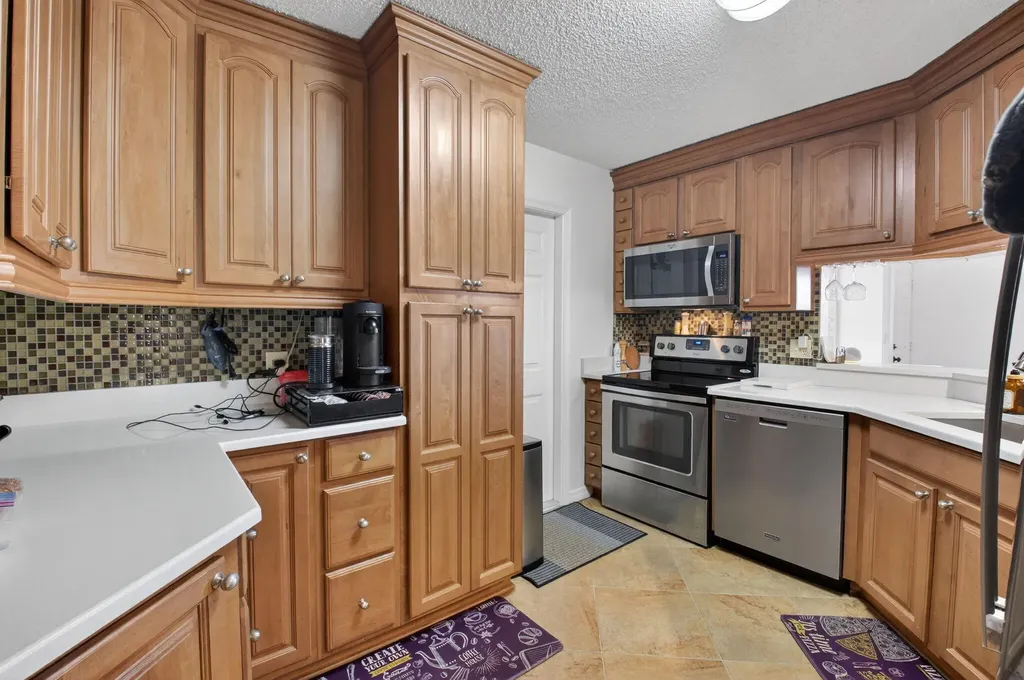 10 Vía De Casas Sur Boynton Beach FL 33426