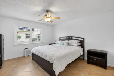 10 Vía De Casas Sur Boynton Beach FL 33426