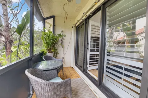 10 Vía De Casas Sur Boynton Beach FL 33426