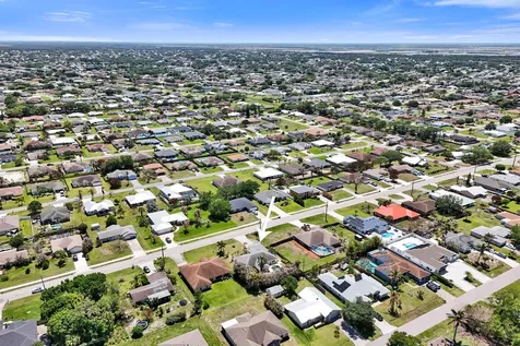 1049 SW Alcantarra Boulevard Port St Lucie FL 34953
