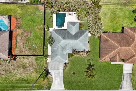 1049 SW Alcantarra Boulevard Port St Lucie FL 34953