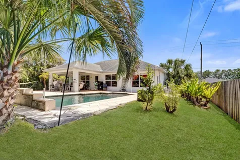 1049 SW Alcantarra Boulevard Port St Lucie FL 34953