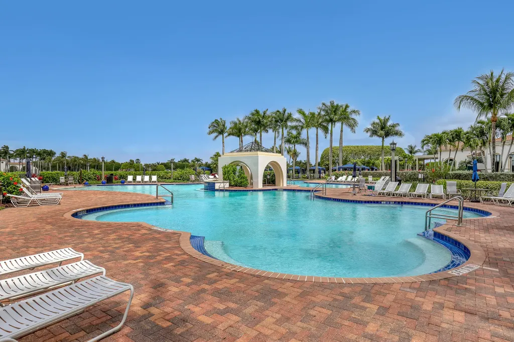 9022 Dupont Place Wellington FL 33414