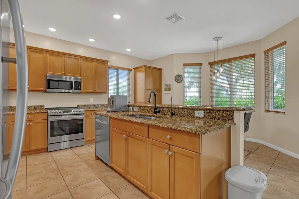9022 Dupont Place Wellington FL 33414