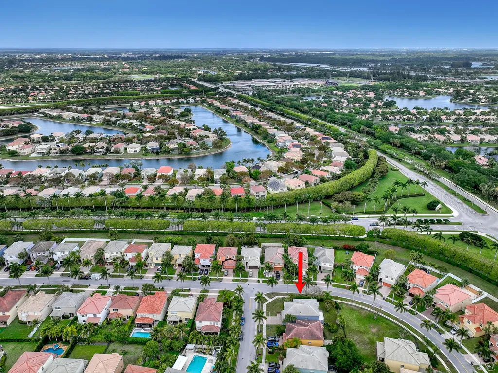 9022 Dupont Place Wellington FL 33414