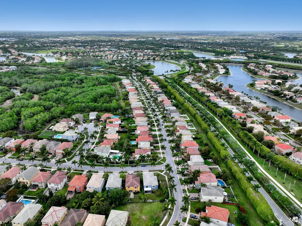 9022 Dupont Place Wellington FL 33414