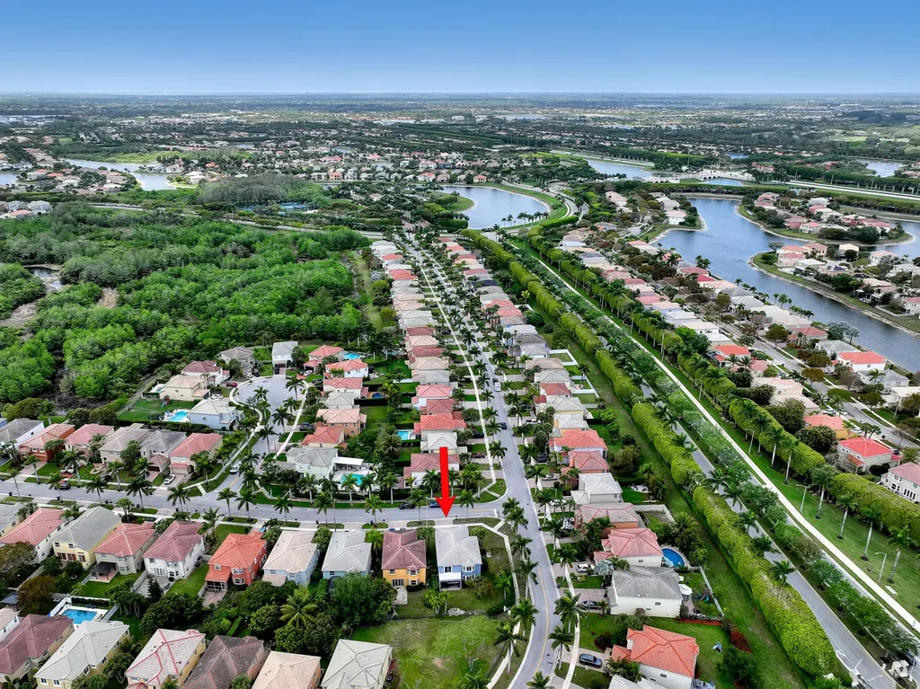 9022 Dupont Place Wellington FL 33414