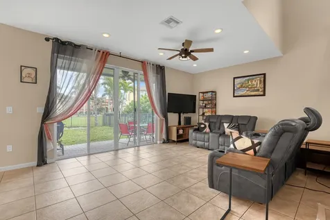 9022 Dupont Place Wellington FL 33414