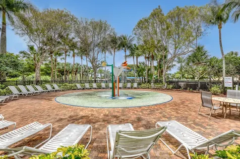 9022 Dupont Place Wellington FL 33414