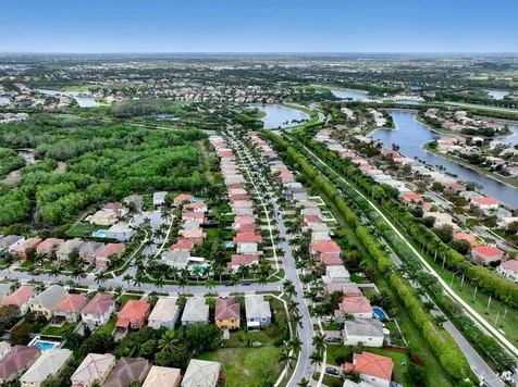 9022 Dupont Place Wellington FL 33414